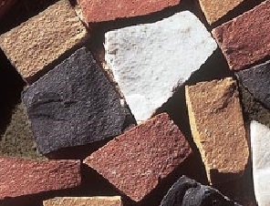 PEDRA PORTUGUESA REPICADA